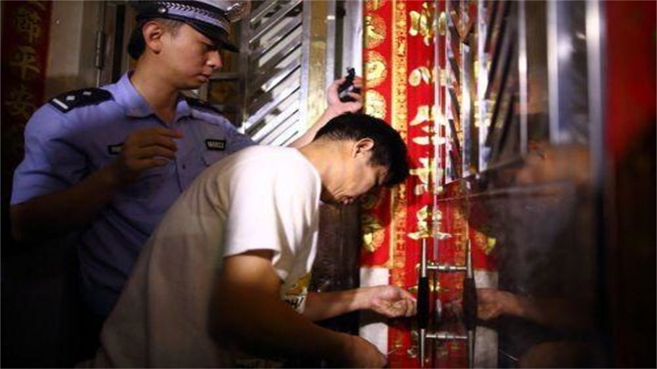 茂名请开锁师傅开了锁后，师傅为什么一般都不进门，就算主人请也不进去？